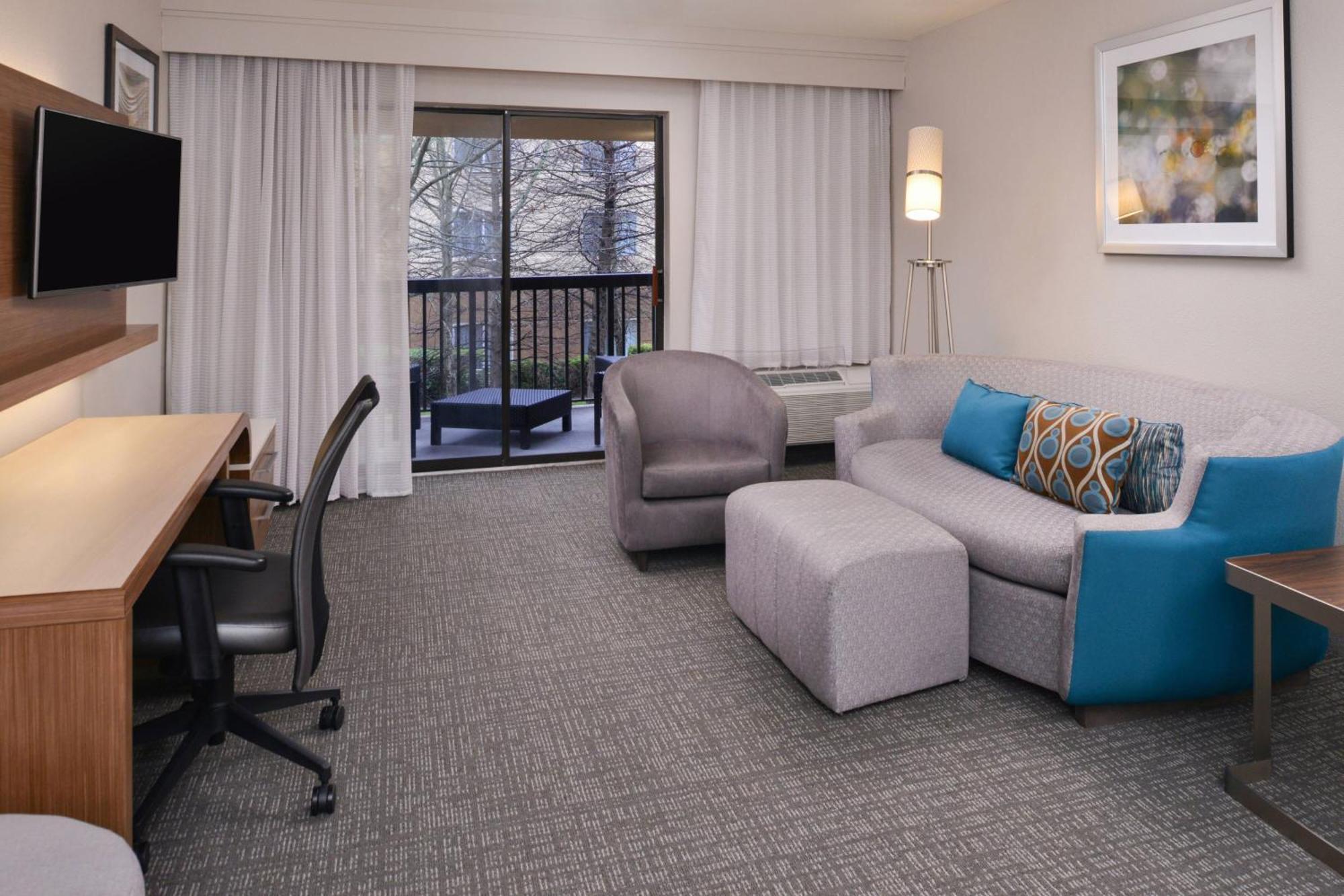 Courtyard Beaumont Hotel Екстериор снимка