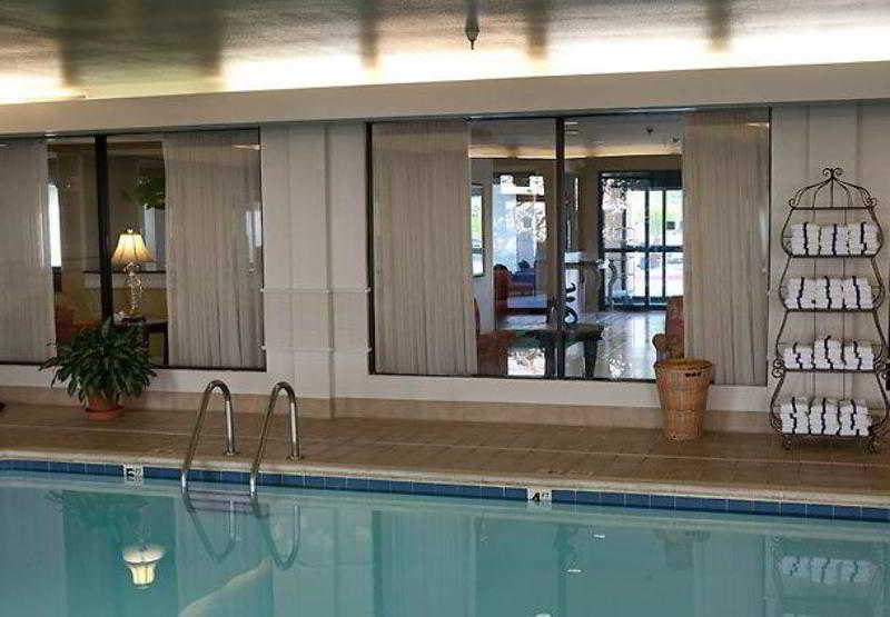 Courtyard Beaumont Hotel Екстериор снимка