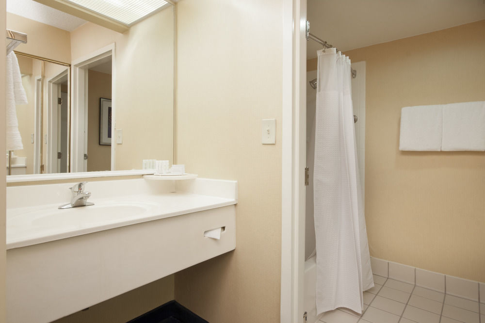Courtyard Beaumont Hotel Екстериор снимка