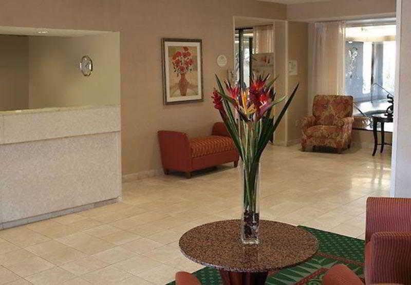 Courtyard Beaumont Hotel Екстериор снимка